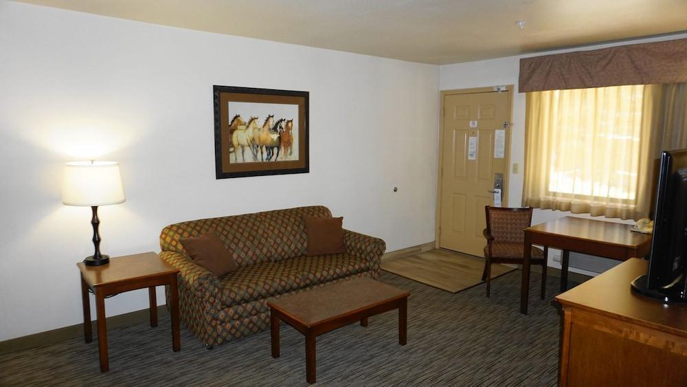 Western Grande River Inn&suites Hotel 4*