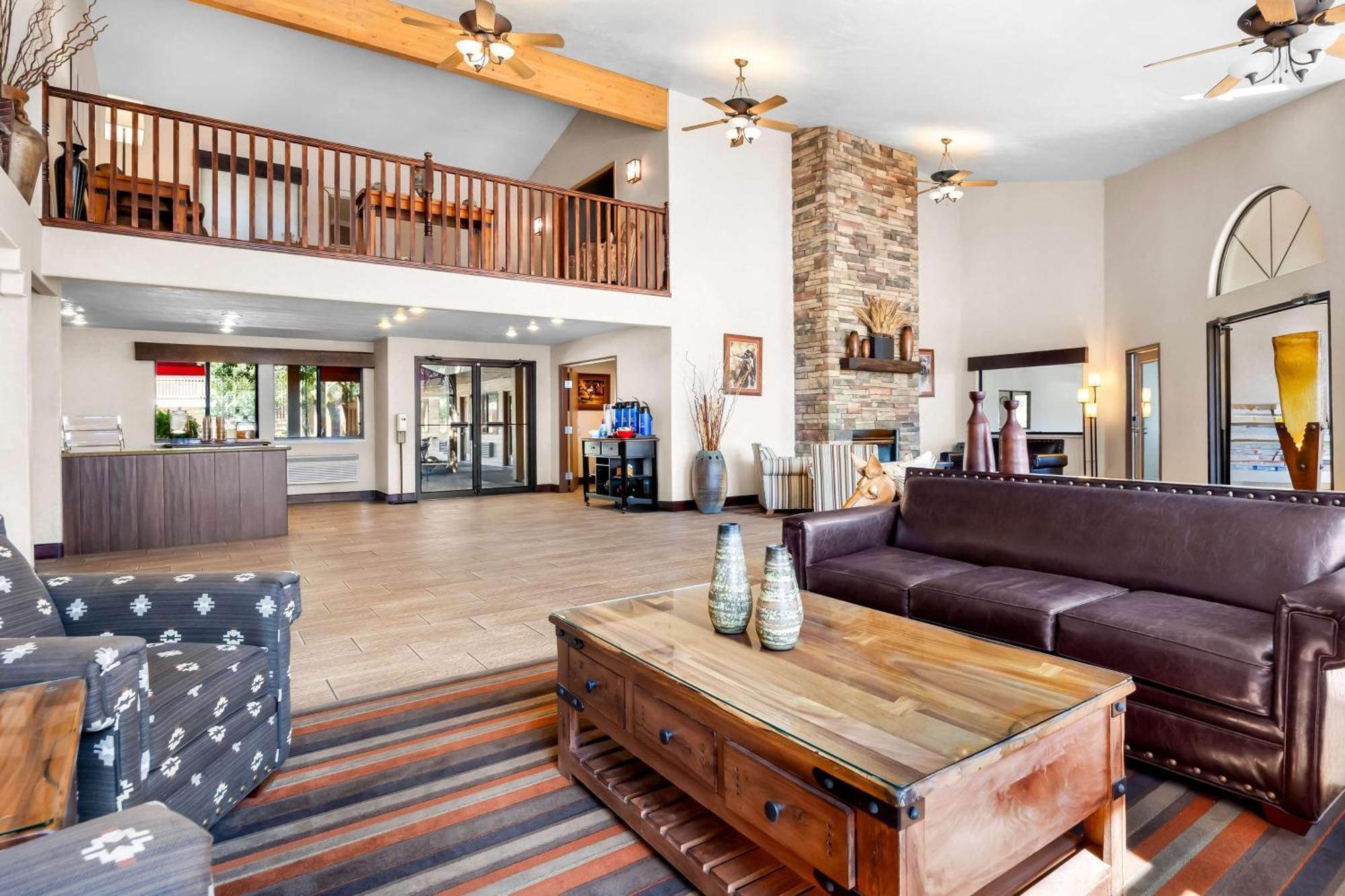 Western Grande River Inn&suites 4*