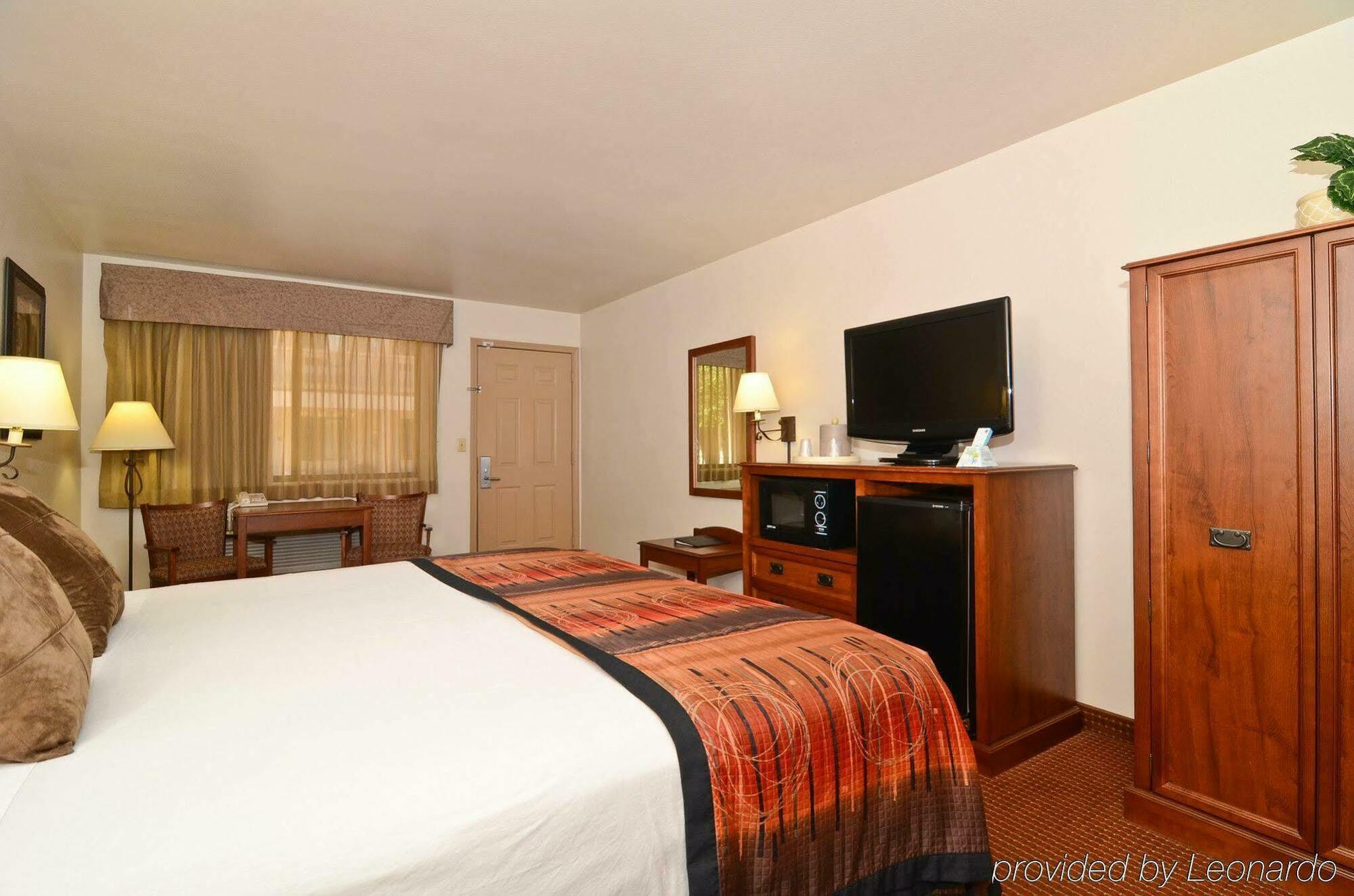 Hotel Western Grande River & 4*
